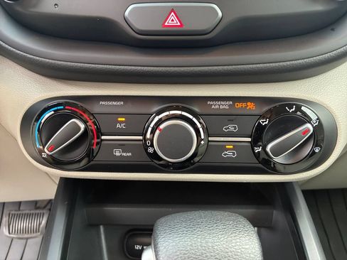 Used 2023 Kia Soul LX FWD image 17