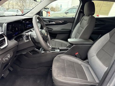 Used 2024 Chevrolet TrailBlazer LS image 27