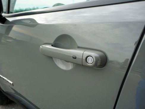 Used 2021 Jeep Renegade Limited image 8