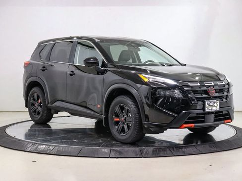 Used 2025 Nissan Rogue SV AWD/4WD image 5