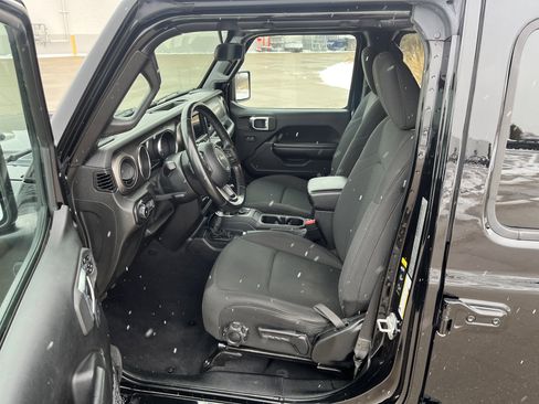 Used 2020 Jeep Wrangler Unlimited Sport image 11