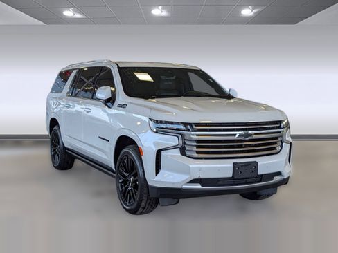 Used 2021 Chevrolet Suburban High Country w/ Premium Package image 7