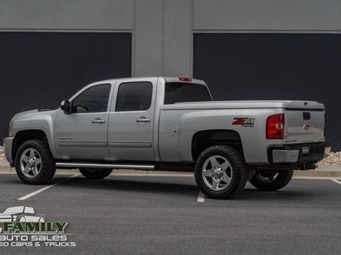 Used 2013 Chevrolet Silverado 2500 LTZ w/ LTZ Plus Package AWD/4WD image 6