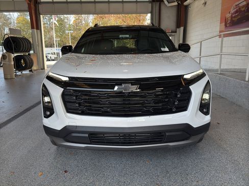 New 2026 Chevrolet Equinox LT image 2