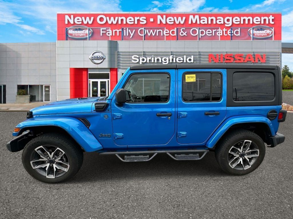 Used 2024 Jeep Wrangler Unlimited w/ Convenience Group AWD/4WD image 6