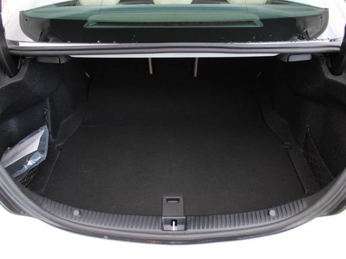 Used 2018 Mercedes-Benz C 300 4MATIC Sedan image 15