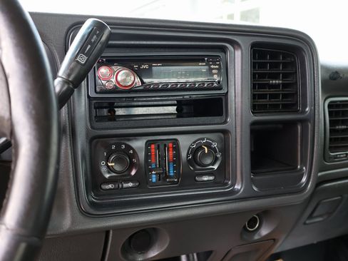 Used 2003 Chevrolet Silverado 2500 LS w/ Skid Plate Package image 20