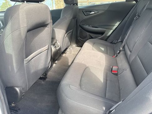 Used 2017 Chevrolet Malibu LT image 17