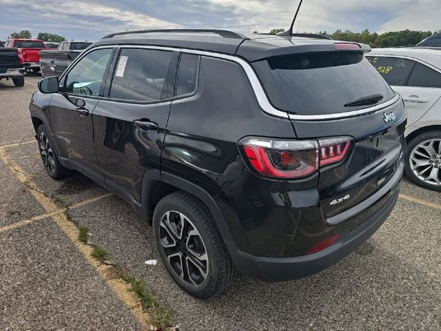 Used 2022 Jeep Compass Limited AWD/4WD image 8