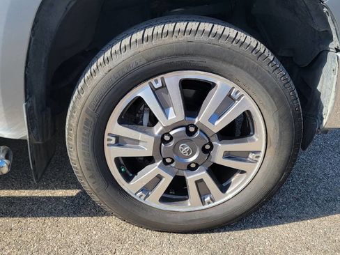 Used 2021 Toyota Tundra 1794 Edition image 32