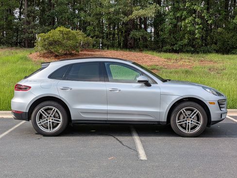 Used 2018 Porsche Macan S AWD/4WD image 25