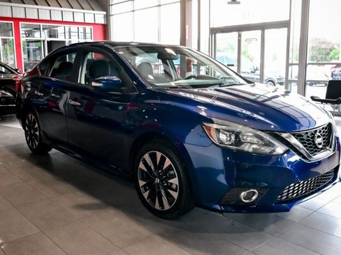 Used 2017 Nissan Sentra SR w/ Electronics Package FWD image 3