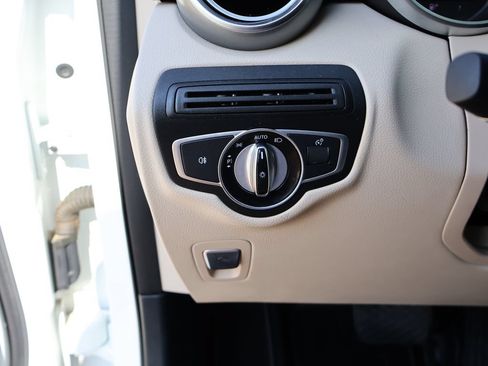 Used 2016 Mercedes-Benz GLC 300 4MATIC image 26