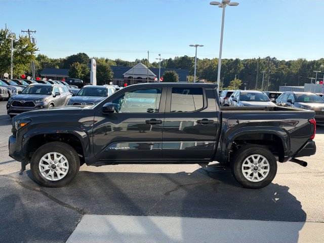 Used 2025 Toyota Tacoma SR5 AWD/4WD image 7