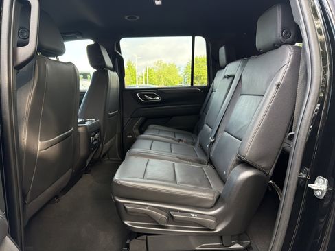 Used 2024 Chevrolet Suburban LT AWD/4WD image 29