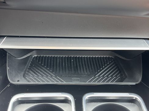 Used 2025 BMW 740i xDrive image 7