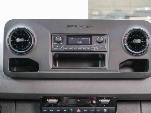 Used 2022 Mercedes-Benz Sprinter 2500 image 16