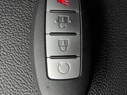 Used 2020 Nissan Kicks SR FWD image 18