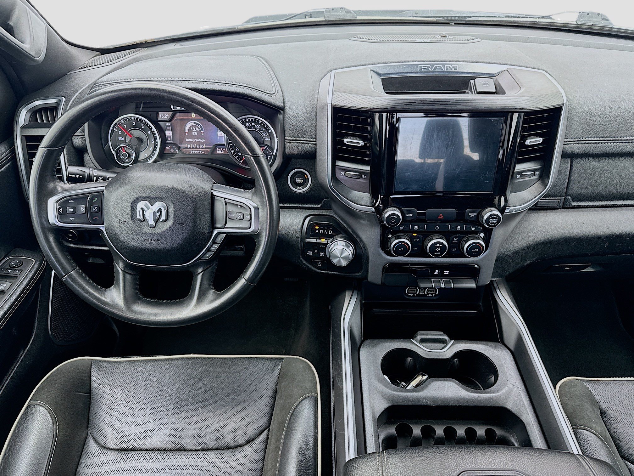 Used 2024 RAM 1500 Laramie AWD/4WD image 11
