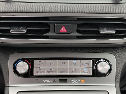 Certified 2023 Hyundai Kona SE FWD image 28