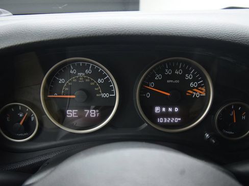 Used 2016 Jeep Wrangler Unlimited Sahara AWD/4WD image 18
