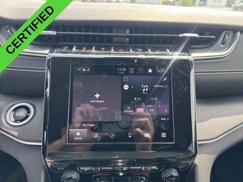 Used 2023 Jeep Grand Cherokee Laredo w/ Luxury Tech Group I AWD/4WD image 12