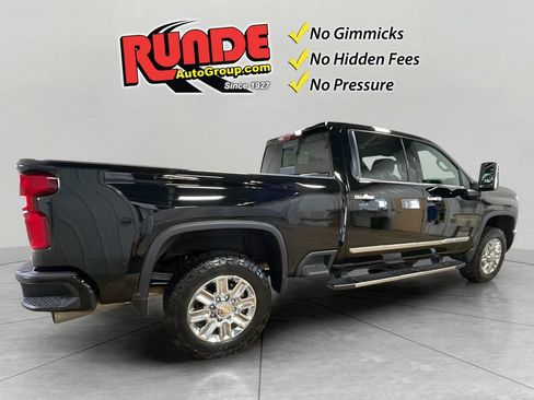 Used 2024 Chevrolet Silverado 2500 High Country w/ High Country Premium Package AWD/4WD image 5
