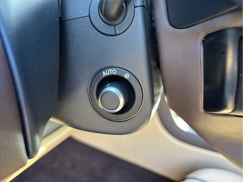 Used 2017 Jaguar XJ R-Sport image 19