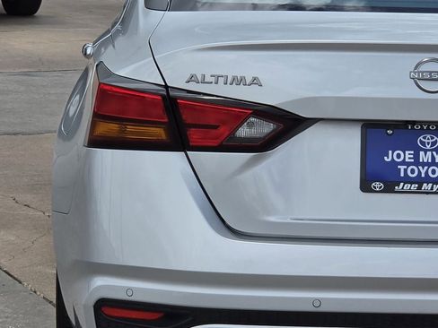 Used 2024 Nissan Altima 2.5 SV FWD image 10