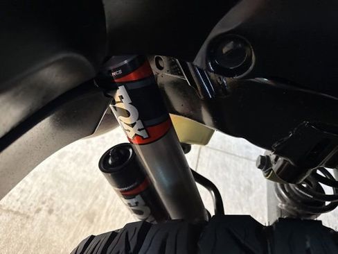 Used 2025 Jeep Wrangler Sport image 6