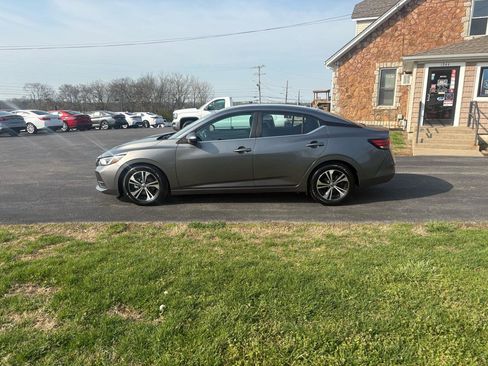 Used 2021 Nissan Sentra SV image 2