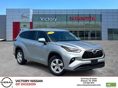 Used 2023 Toyota Highlander LE AWD/4WD image 1