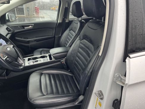 Used 2024 Ford Edge SEL w/ Convenience Package image 9