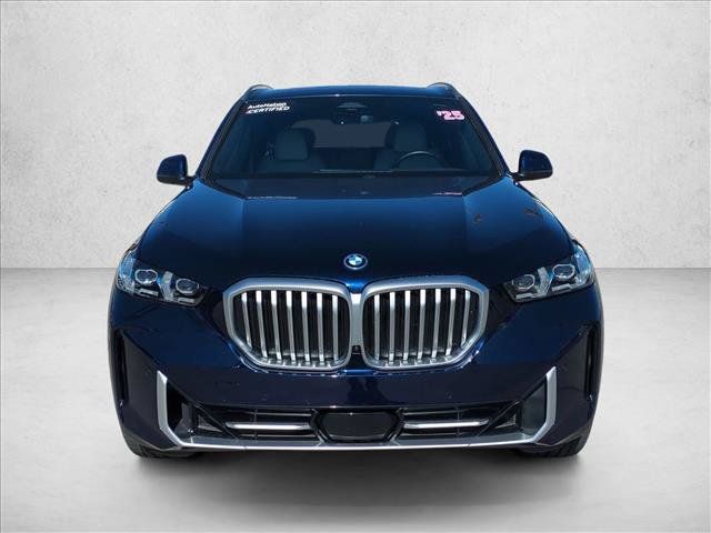 Used 2025 BMW X5 xDrive50e w/ Premium Package AWD/4WD image 2