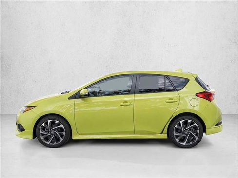 Used 2017 Toyota Corolla iM FWD image 4