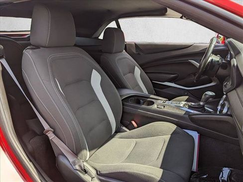 Used 2017 Chevrolet Camaro LT RWD image 19