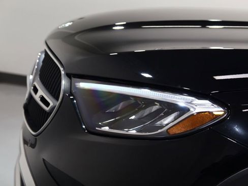 Certified 2025 Mercedes-Benz GLC 300 4MATIC image 17