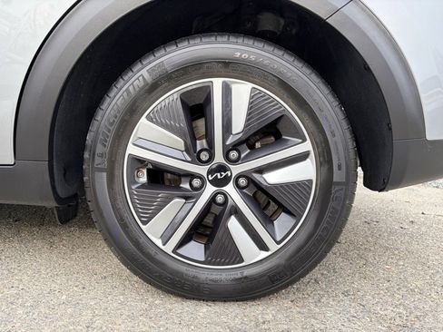 Used 2022 Kia Niro LXS image 32