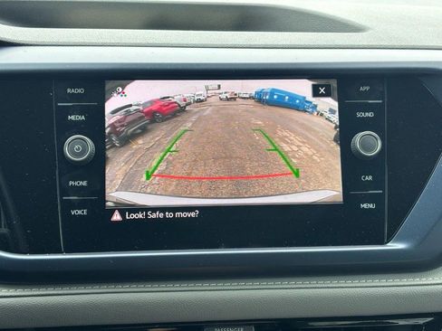 Used 2024 Volkswagen Taos SE image 22