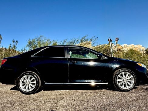 Used 2012 Toyota Camry XLE image 6