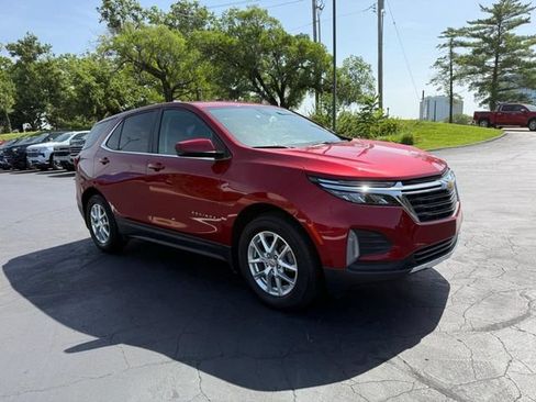 Used 2024 Chevrolet Equinox LT w/ LPO, Floor Liner Package FWD image 8