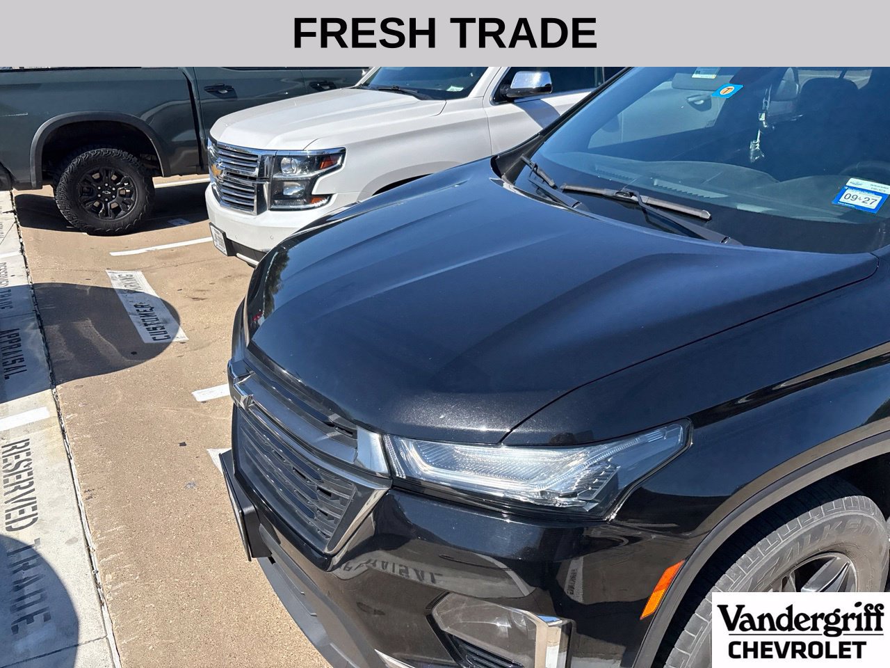 Used 2023 Chevrolet Traverse LT FWD image 2