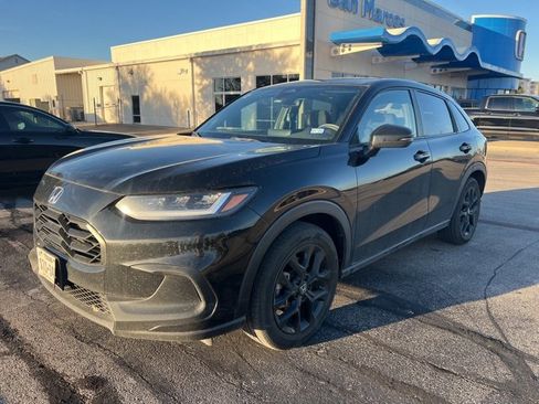 Used 2023 Honda HR-V Sport image 3