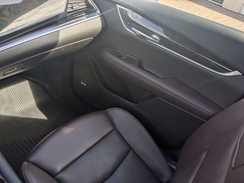 Used 2021 Cadillac XT6 Premium Luxury FWD image 20