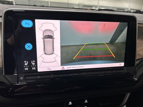 New 2025 Volkswagen Atlas SE image 18