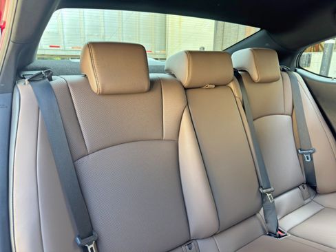 Used 2025 Lexus ES 300h w/ Premium Package FWD image 45