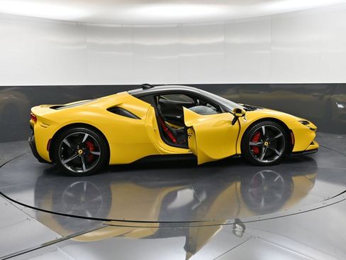 Used 2023 Ferrari SF90 Stradale AWD/4WD image 40