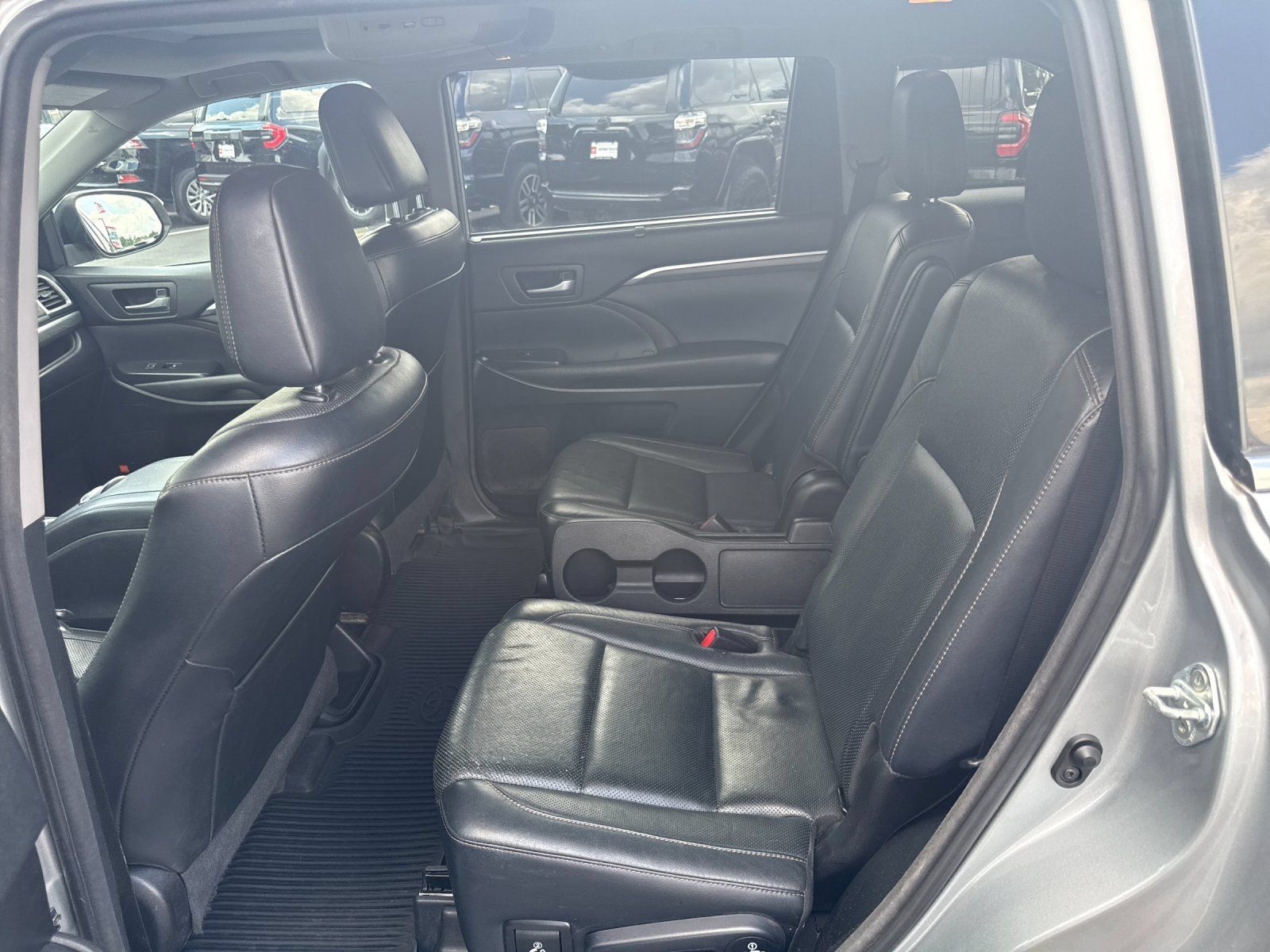 Used 2018 Toyota Highlander Limited AWD/4WD image 12