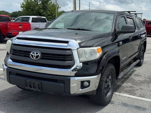 Used 2015 Toyota Tundra SR5 w/ SR5 Upgrade Package AWD/4WD image 2