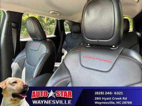 Used 2018 Jeep Cherokee Trailhawk w/ Quick Order Package 27L AWD/4WD image 28